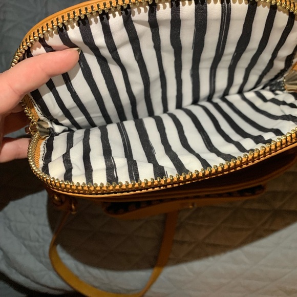 MMS Vegan Mini Journey Crossbody - Picture 3 of 7